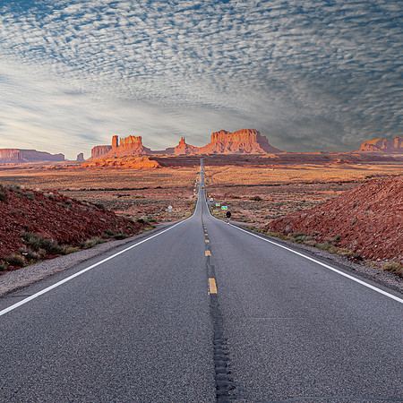 Monument Valley - Forrest Gump point at sunrise