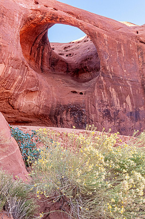 Monument Valley - Mocassin Arch